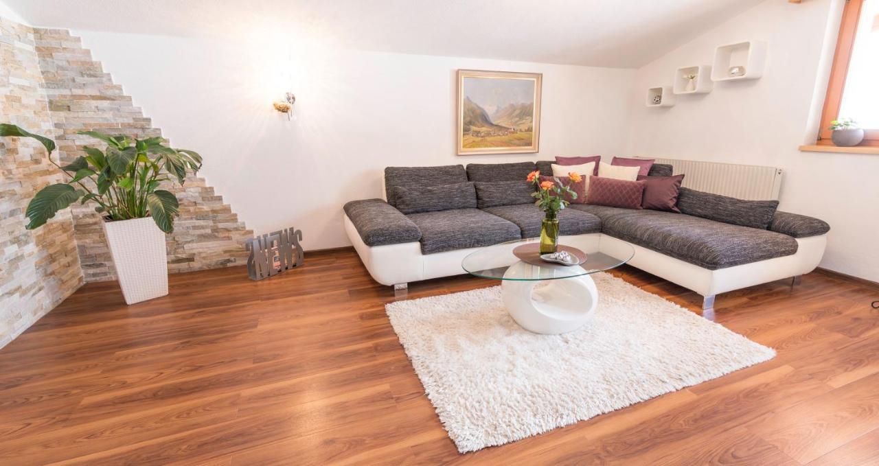 Apartment Hildegard Нойщифт им Щубайтал Екстериор снимка